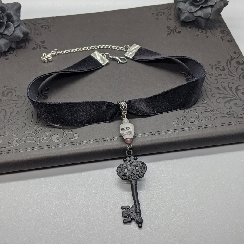 Fluorite Skull Key Choker